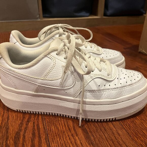Women’s Nike Court Vision Alta Triple White Sneakers Size 7.5 Platform Shoes - Picture 2 of 5